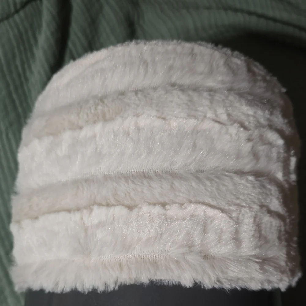 Madison Park Ivory Faux Fur Throw - Picture 2 of 5